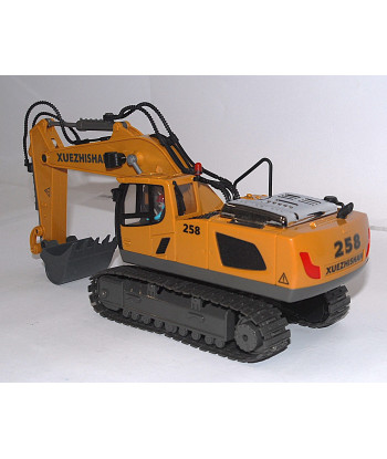 Track Type Tractor Radiocomandato Yigong 2.4GHz con Cingoli, Suoni e Luci LED – Batteria Inclusa 🚜