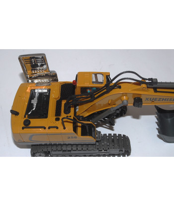 Track Type Tractor Radiocomandato Yigong 2.4GHz con Cingoli, Suoni e Luci LED – Batteria Inclusa 🚜